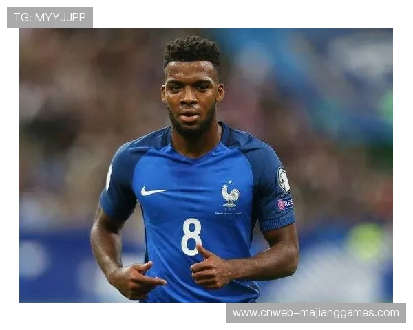 朗斯半程冠军背后：防反体系与定位球战术如何终结巴黎垄断